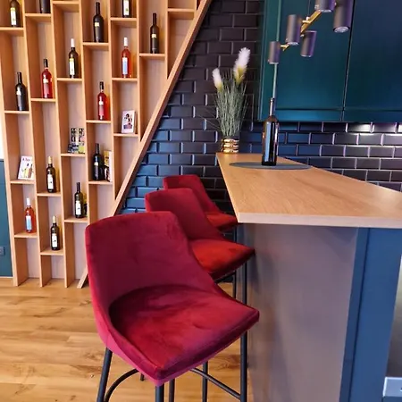 Edit Friends 빌라 머트러푸레드